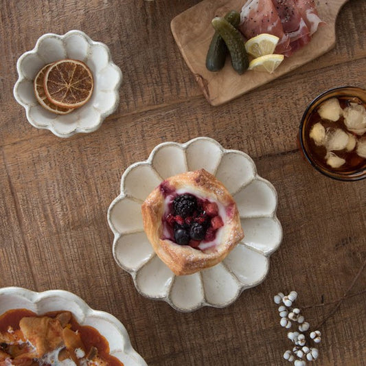 日本製美濃燒小兵花花碟子 (17cm; 2色) \YAMANI/